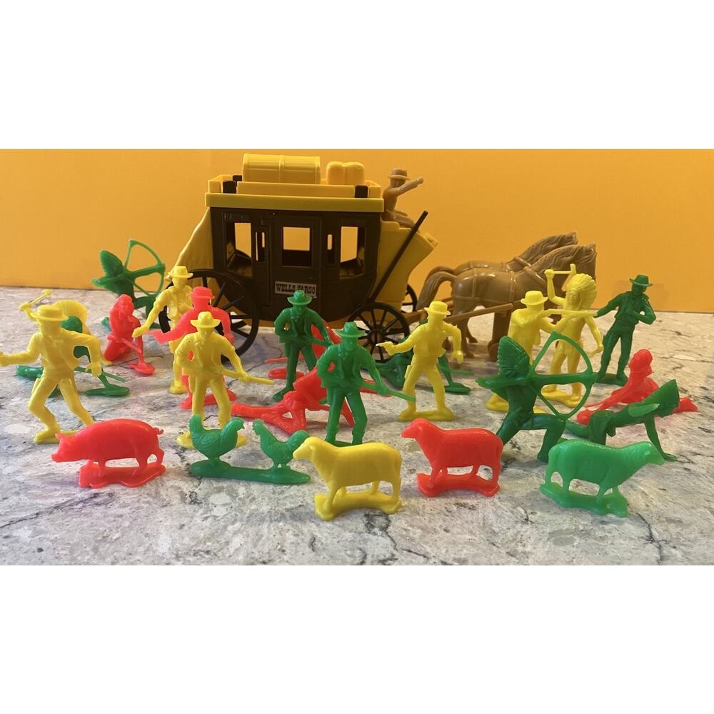 70s Vintage Wells Fargo Stage Coach Plastic Western & 25 Cowboys Indians Animals